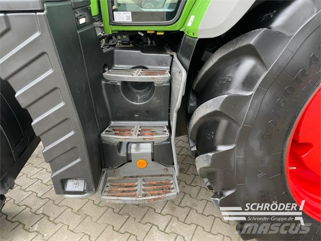 Fendt 724 VARIO GEN6 PROFI PLUS Trattori