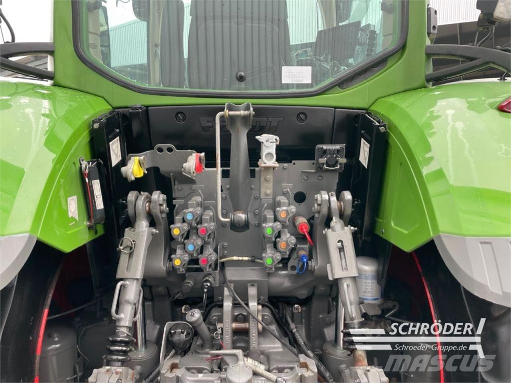 Fendt 724 VARIO GEN6 PROFI PLUS Trattori
