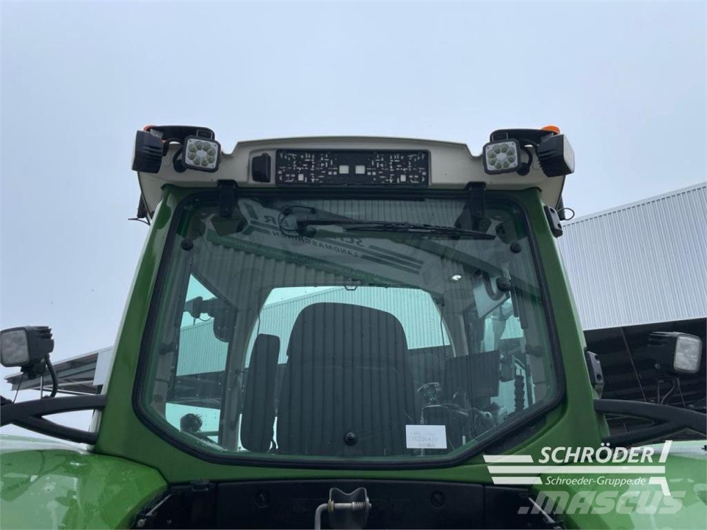 Fendt 724 VARIO GEN6 PROFI PLUS Trattori