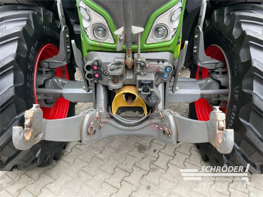 Fendt 724 VARIO GEN6 PROFI PLUS Trattori