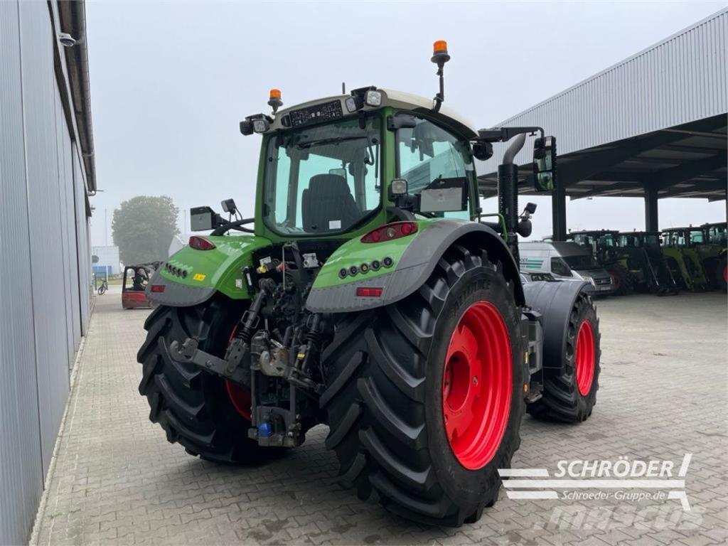 Fendt 724 VARIO GEN6 PROFI PLUS Trattori