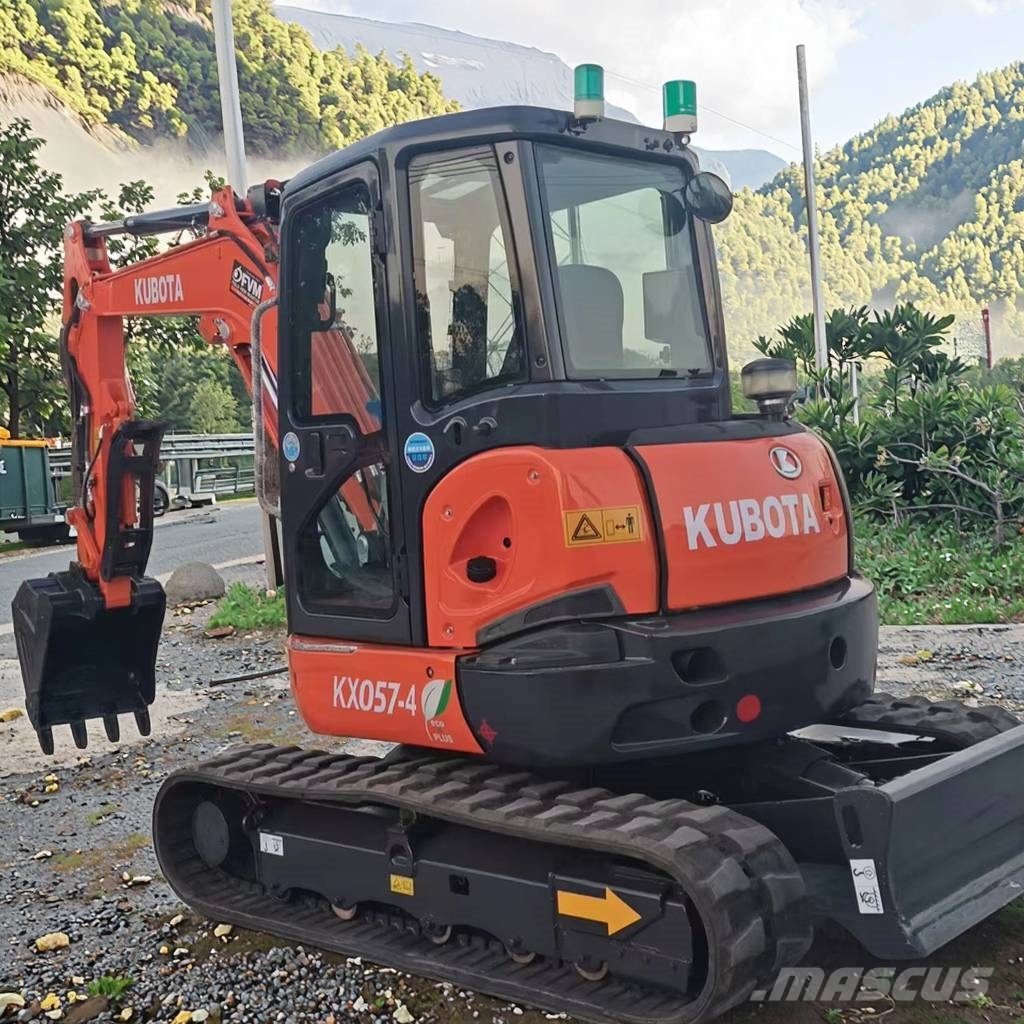 Kubota KX057-4 EXCAVATOR Minigravere <7t