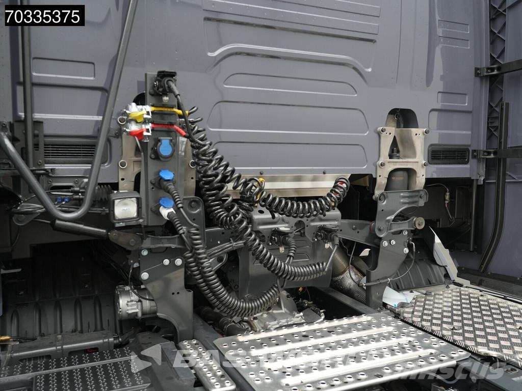 Scania S660 S 4X2 V8 Retarder Full-Air 2x Tanks Standklim Седельные тягачи
