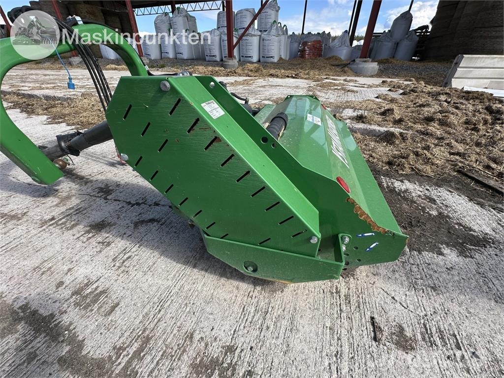 Ystamaskiner Y-135 Græsklippere og skårlæggere