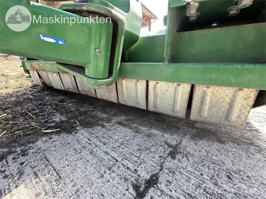 Ystamaskiner Y-135 Græsklippere og skårlæggere