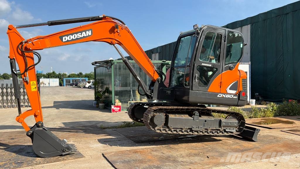 Doosan DX60 Pelle sur chenilles