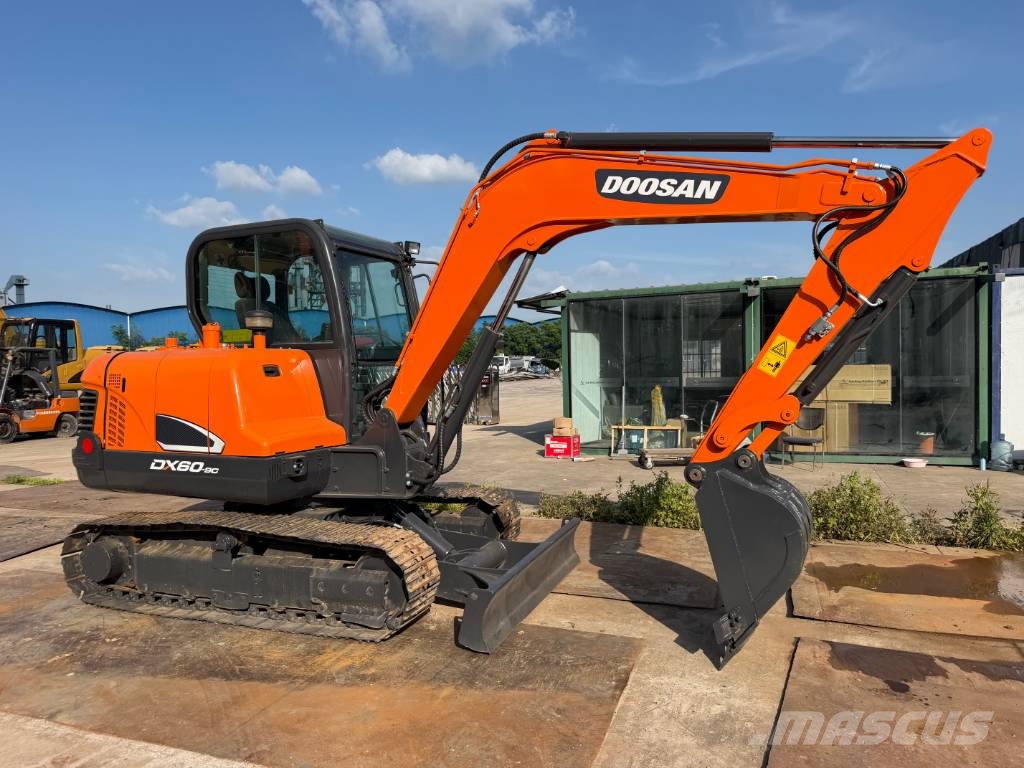 Doosan DX60 Pelle sur chenilles