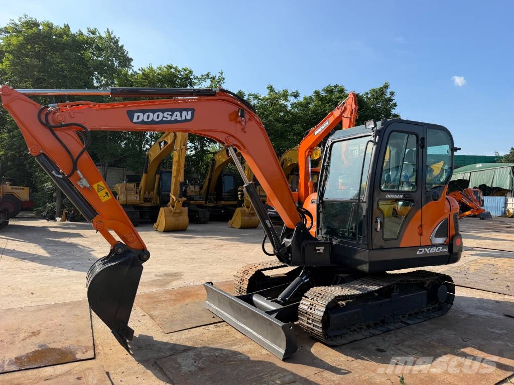 Doosan DX60 Pelle sur chenilles