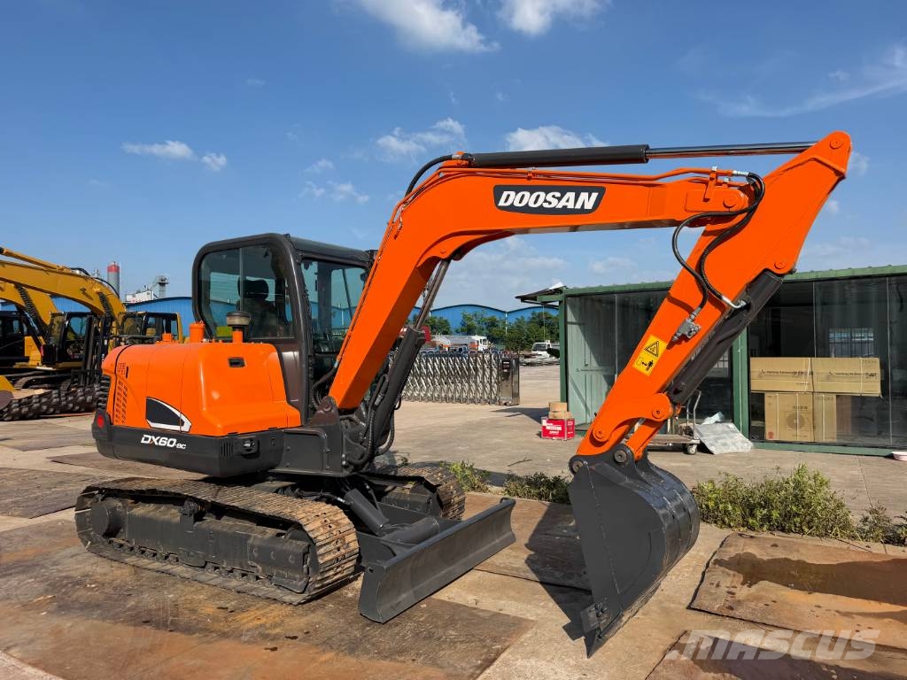 Doosan DX60 Pelle sur chenilles