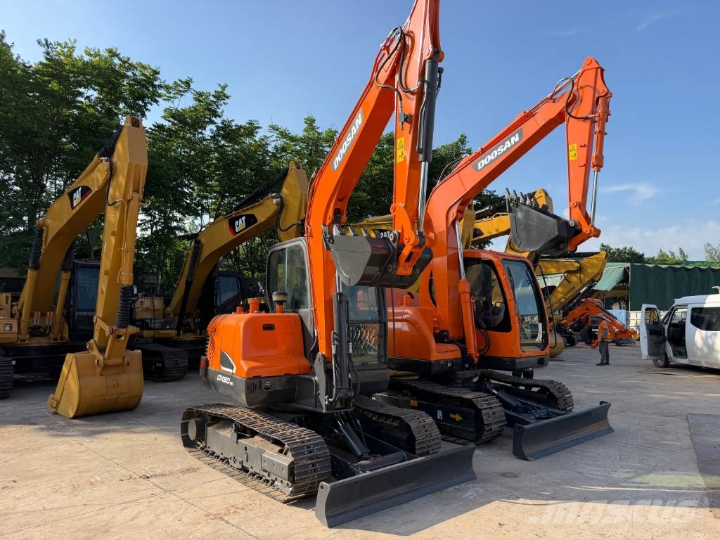 Doosan DX60 Pelle sur chenilles