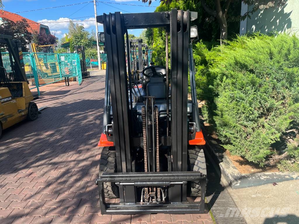 Toyota 7 FGF 25 /40/ V-4006 OB LPG (dujiniai) krautuvai