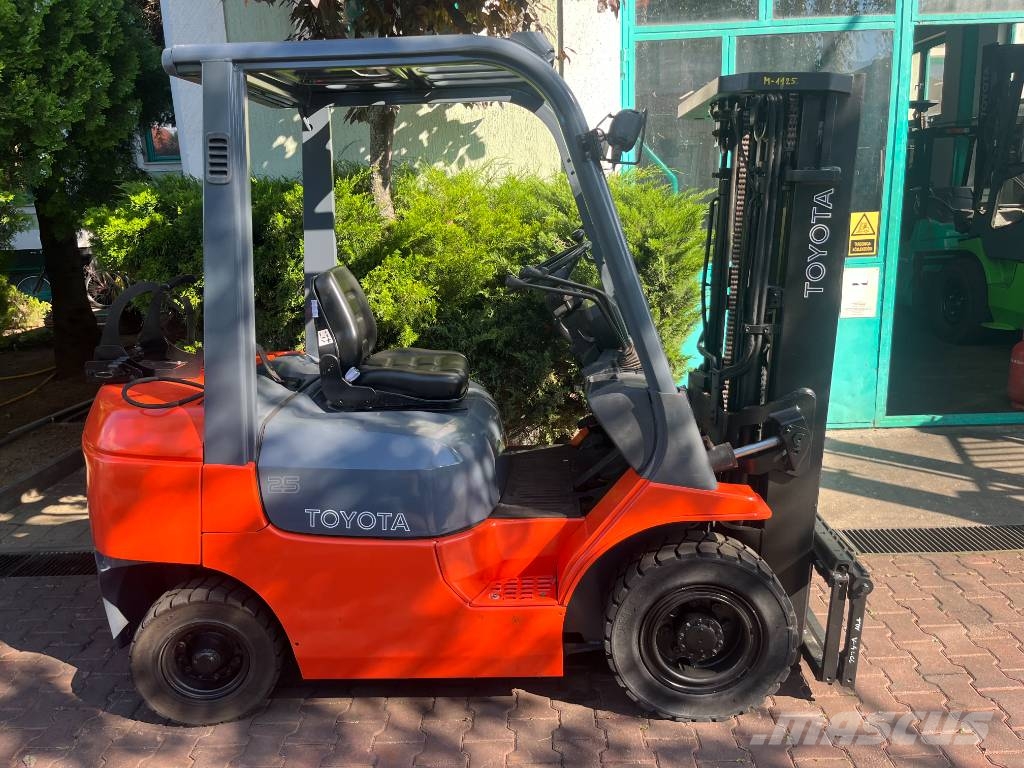 Toyota 7 FGF 25 /40/ V-4006 OB LPG (dujiniai) krautuvai