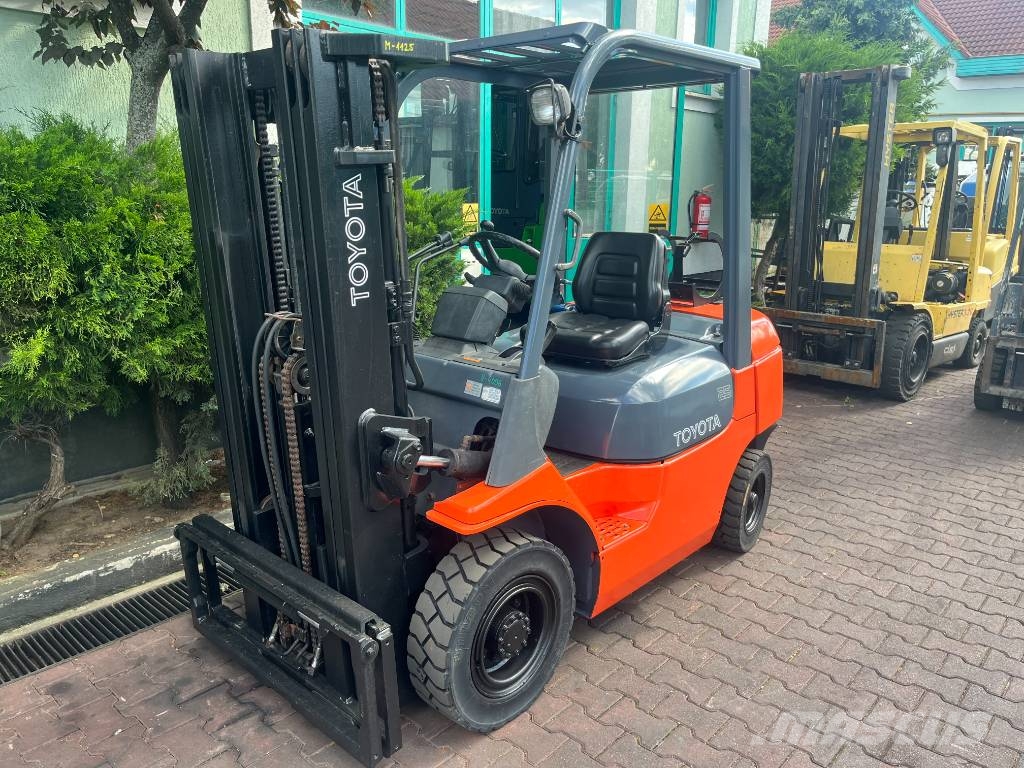Toyota 7 FGF 25 /40/ V-4006 OB LPG (dujiniai) krautuvai