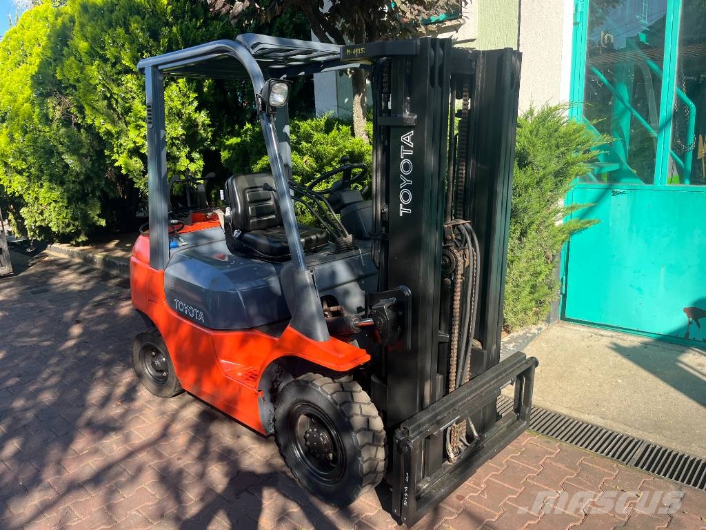 Toyota 7 FGF 25 /40/ V-4006 OB LPG (dujiniai) krautuvai