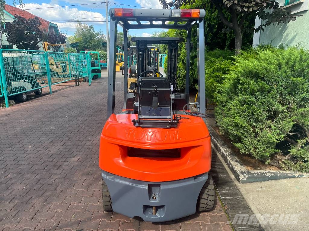Toyota 7 FGF 25 /40/ V-4006 OB LPG (dujiniai) krautuvai