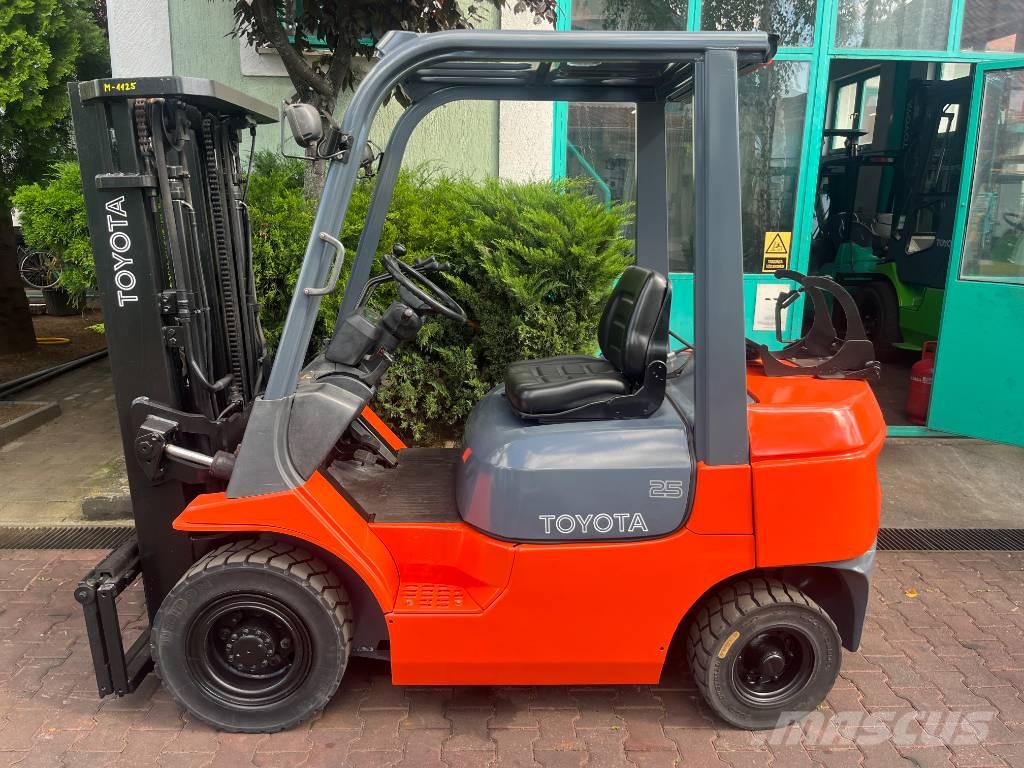 Toyota 7 FGF 25 /40/ V-4006 OB LPG (dujiniai) krautuvai