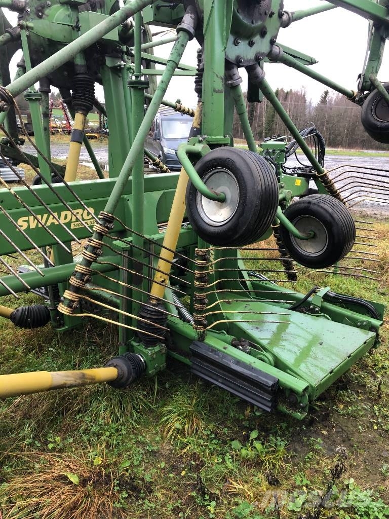 Krone Swadro 1400 Plus Рядковые косилки