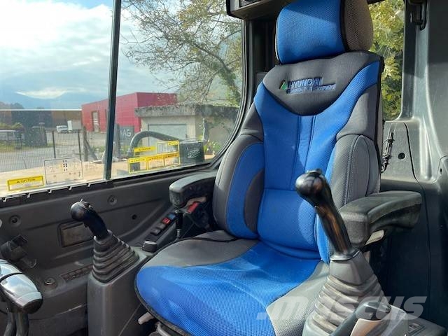 Hyundai R80-9A Bageri guseničari