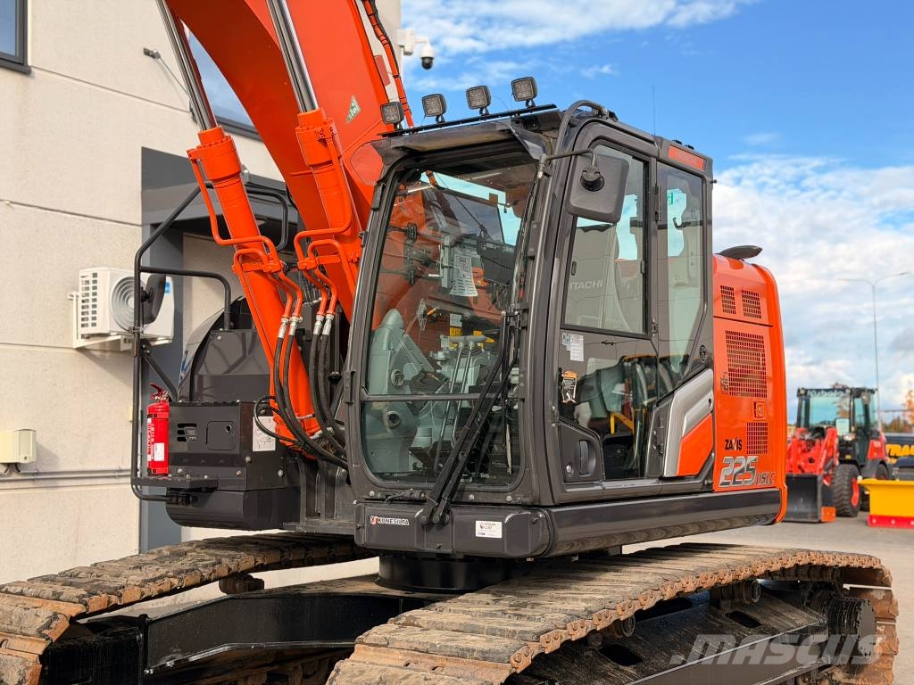 Hitachi ZX 225 USLC-7 Valmis paketti 3D + tiltti Roomikekskavaatorid
