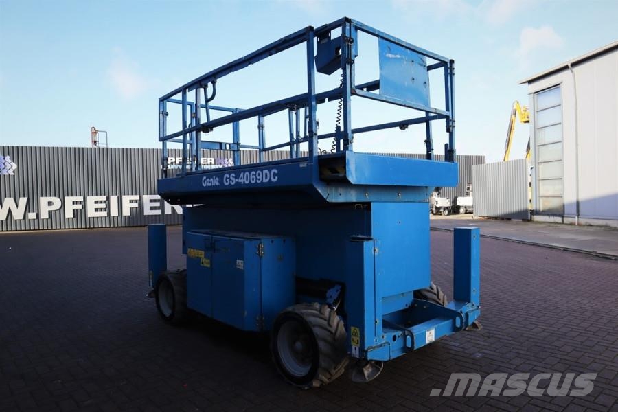 Genie GS4069 Electric, 14m Working Height, 363kg Capacit Scissor lifts