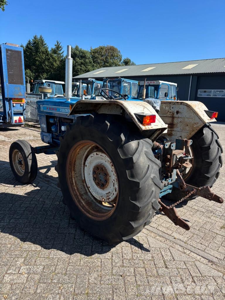 Ford 7000 الجرارات