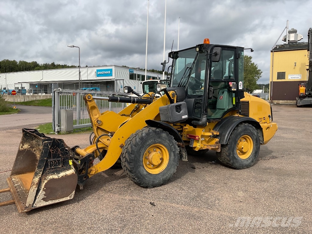 CAT 907 H 2 Kolesni nakladalci