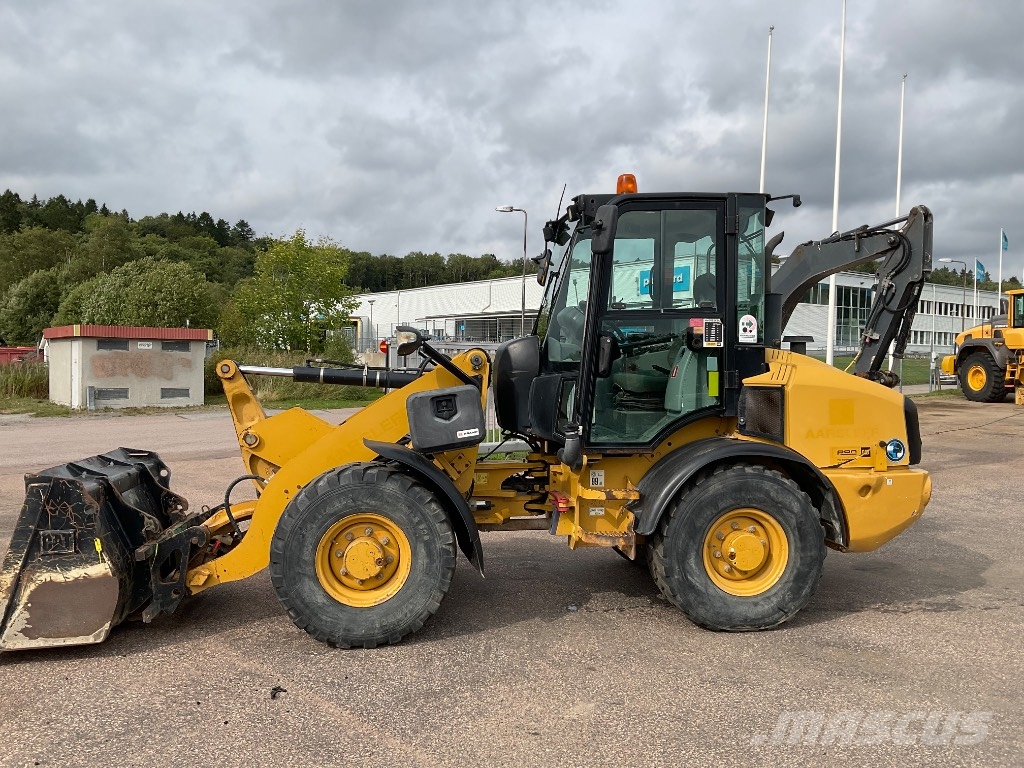 CAT 907 H 2 Kolesni nakladalci