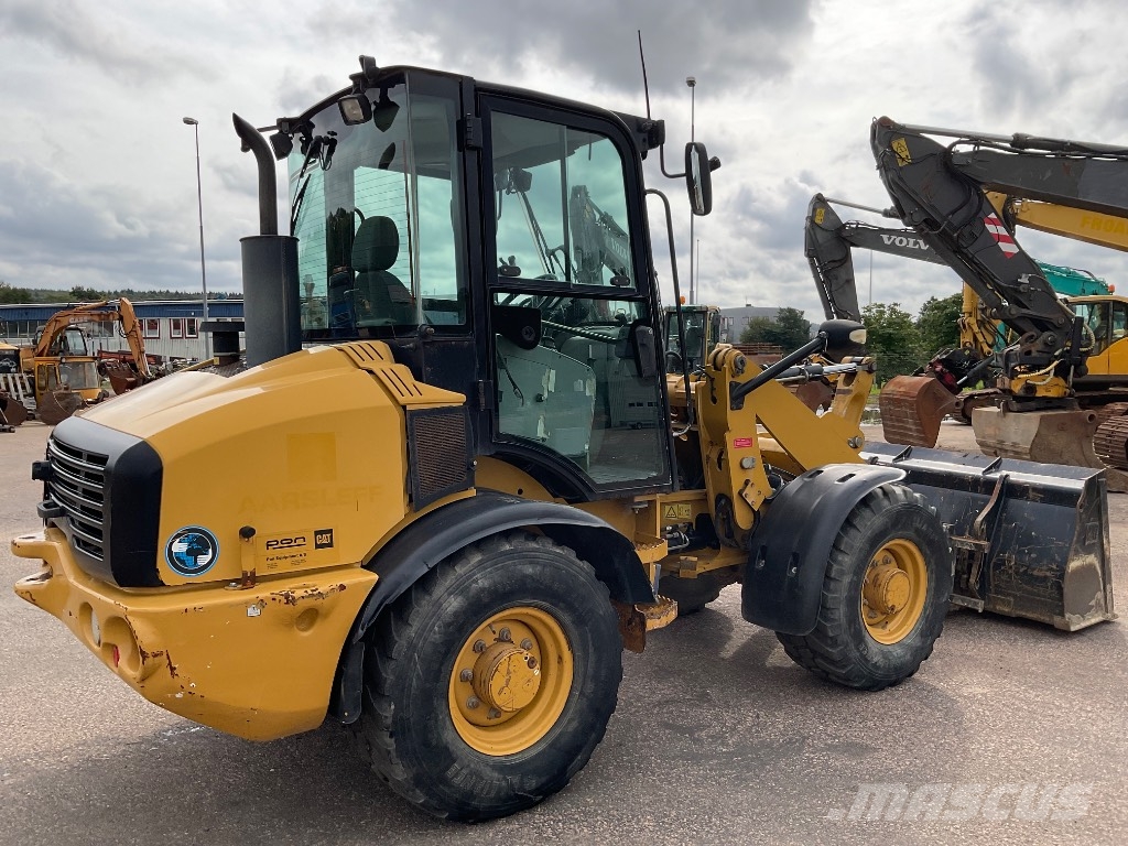 CAT 907 H 2 Kolesni nakladalci