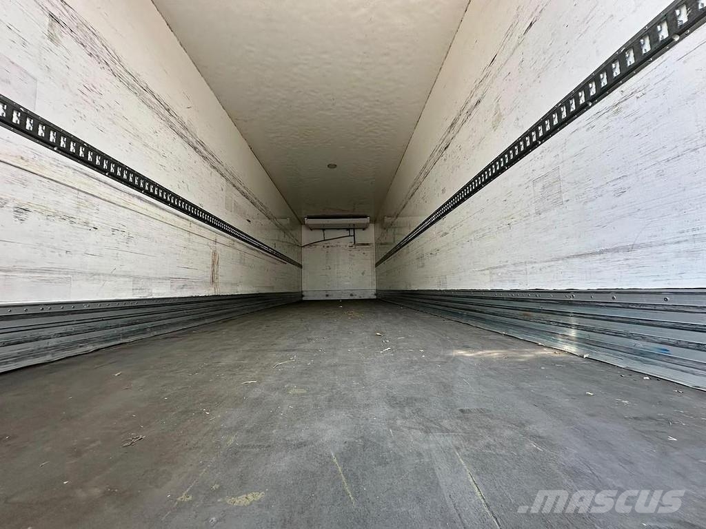 Iveco Stralis 360 شاحنات بدرجة حرارة قابلة للضبط