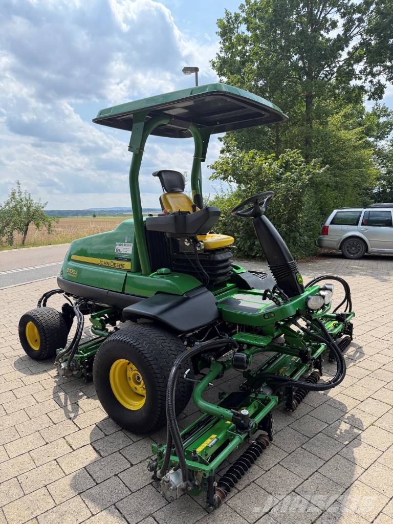 John Deere 8700 A PrecisionCut Fairway klippere