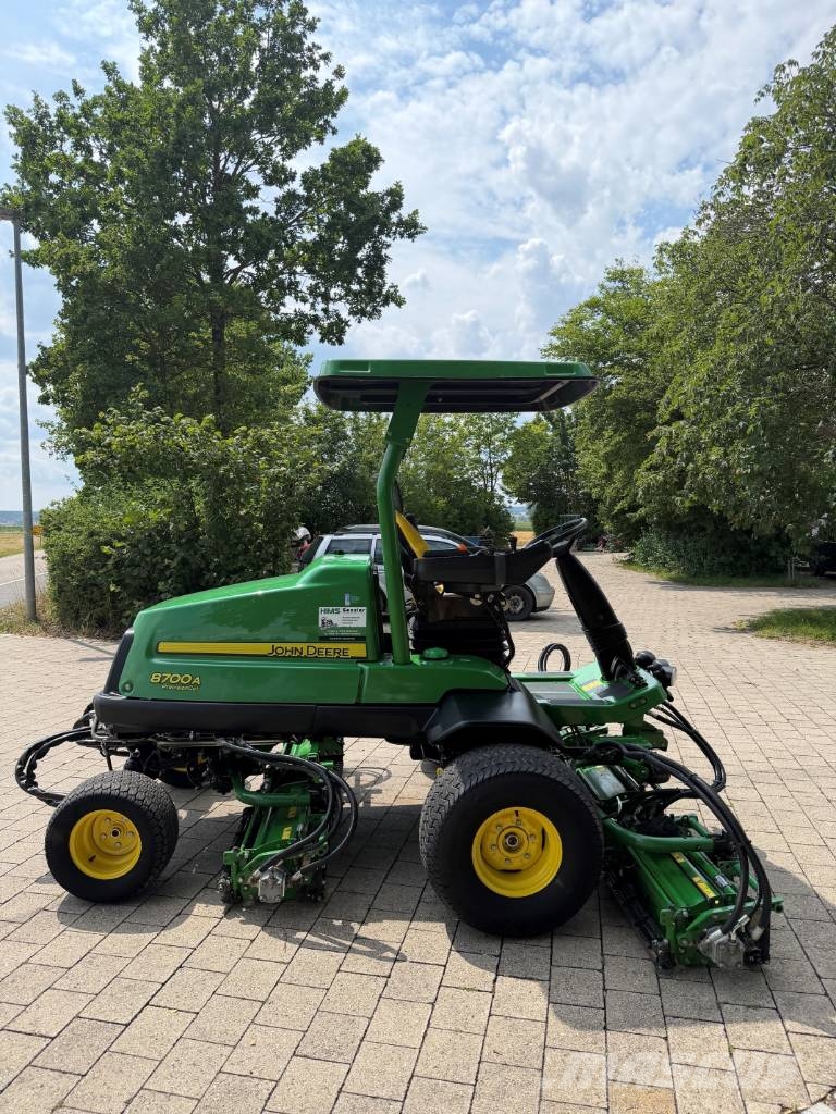 John Deere 8700 A PrecisionCut Fairway klippere