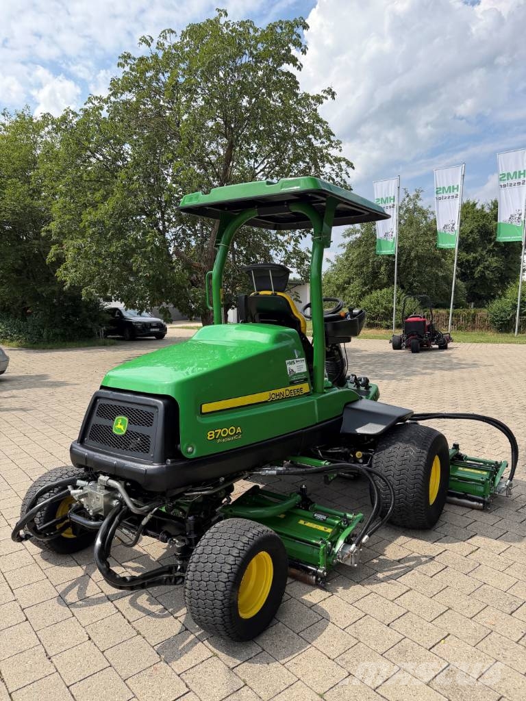 John Deere 8700 A PrecisionCut Fairway klippere