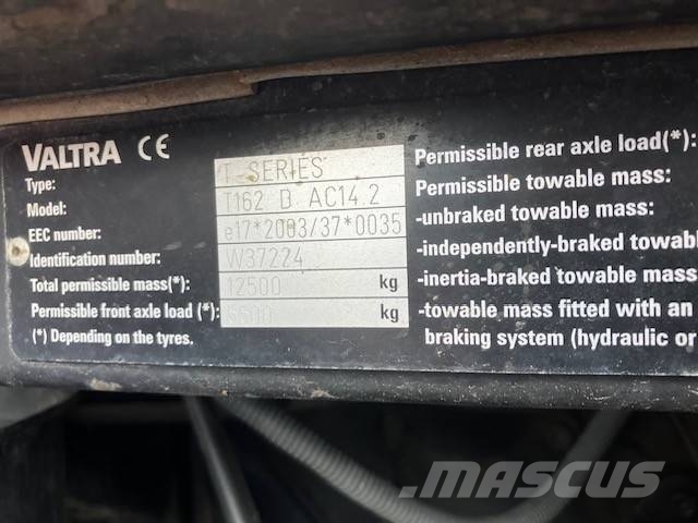 Valtra T 162 D الجرارات