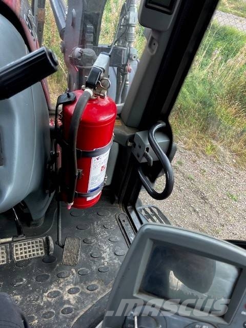 Valtra T 162 D الجرارات
