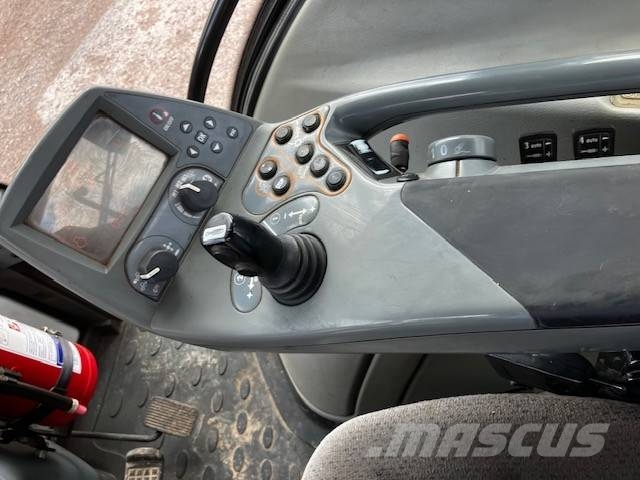 Valtra T 162 D الجرارات