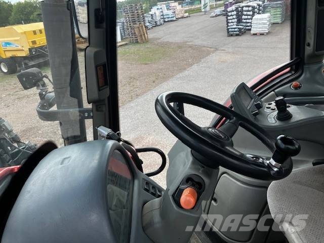 Valtra T 162 D الجرارات