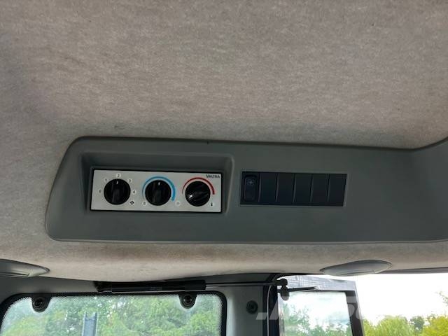 Valtra T 162 D الجرارات