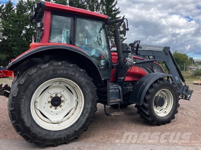 Valtra T 162 D الجرارات