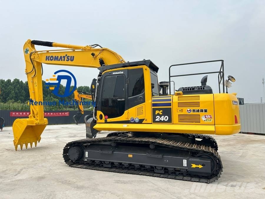 Komatsu 240 Bagri goseničarji