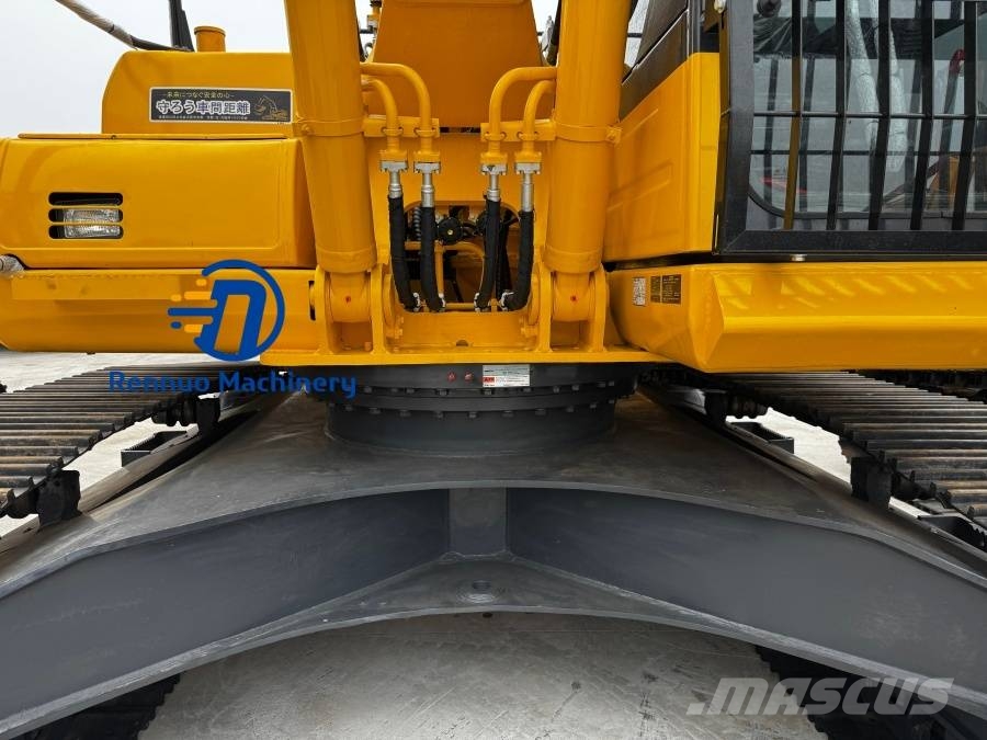 Komatsu 240 Bagri goseničarji
