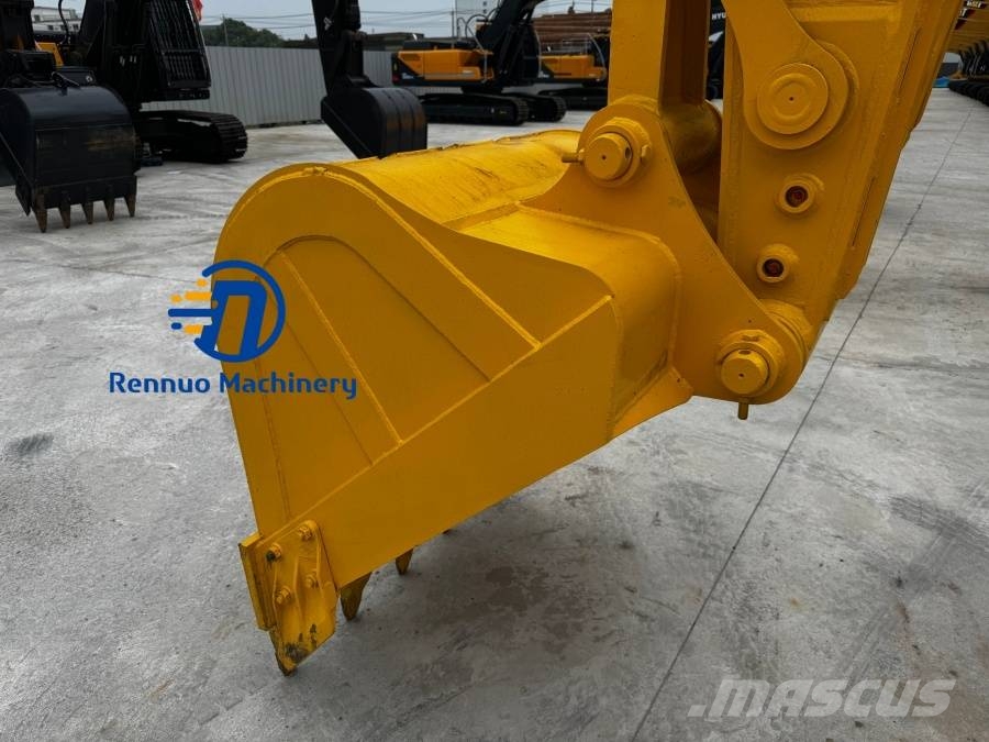 Komatsu 240 Bagri goseničarji