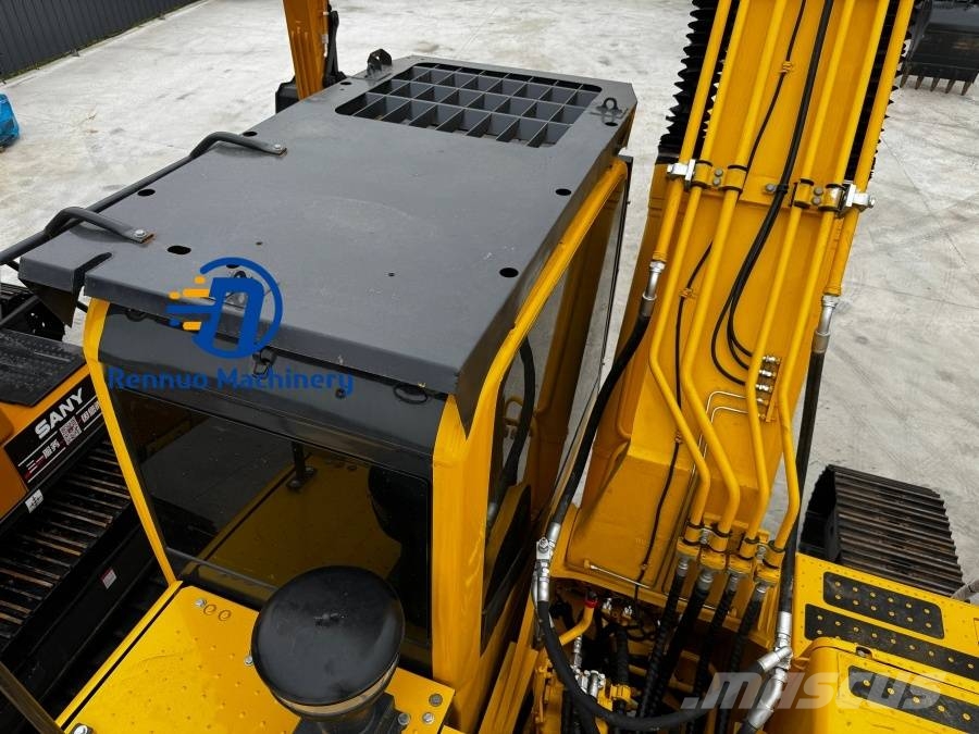 Komatsu 240 Bagri goseničarji