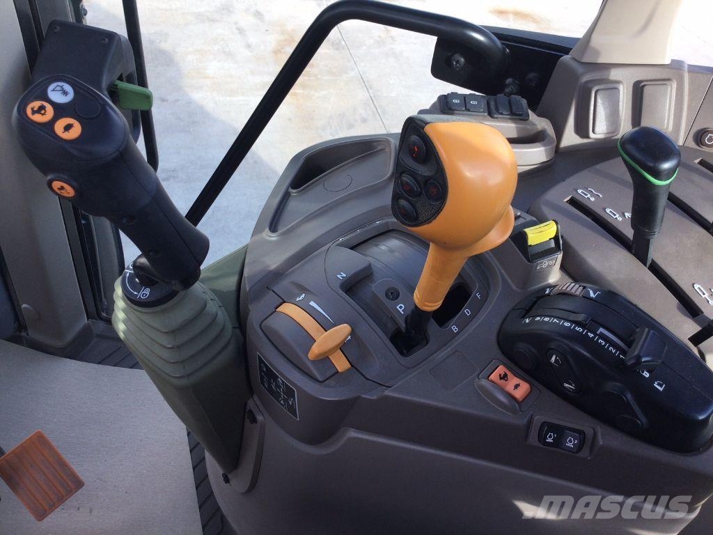 John Deere 6110M الجرارات