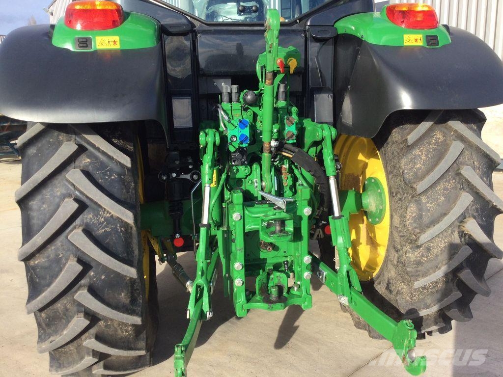 John Deere 6110M Traktoren