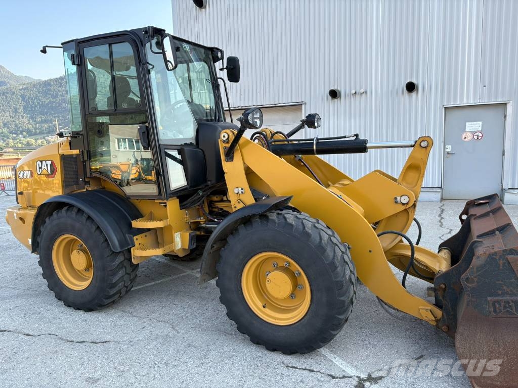 CAT 908M Фронтальні навантажувачі