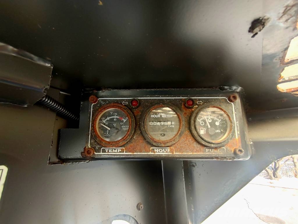 Dongin Industry Co.,LTD V67 Chargeuse compacte