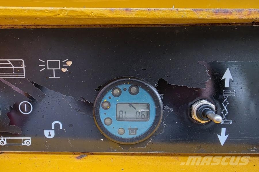 Haulotte Compact 8 As-Is, Electric, 8.2m Working Height, 35 シザースリフト