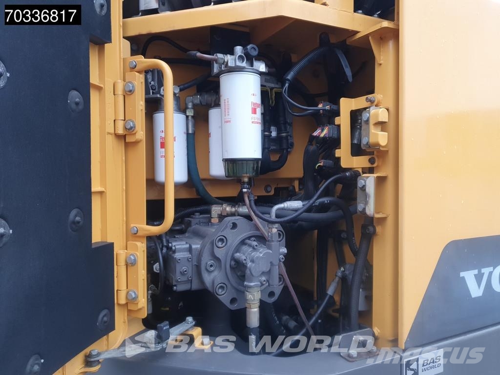 Volvo ECR235 E L Excavadoras sobre orugas