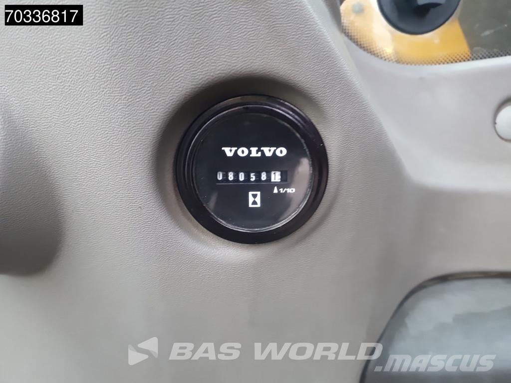 Volvo ECR235 E L Bageri guseničari