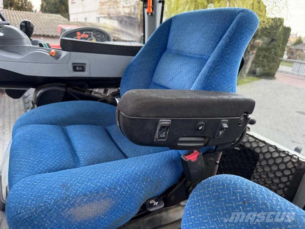 New Holland T8.330 ULTRA COMMAND Traktorid
